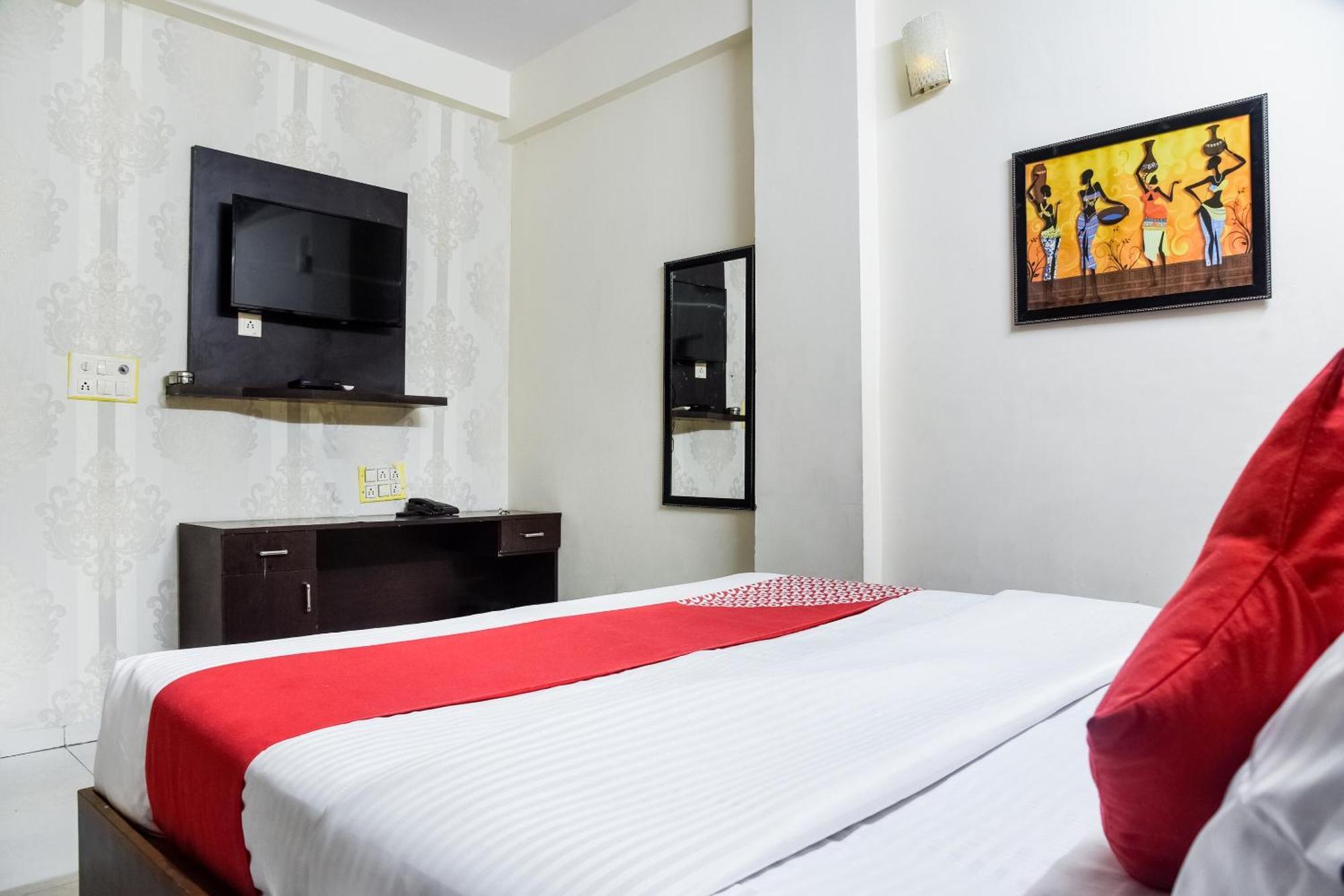 Hotel O Radhika Palace Bhopal Buitenkant foto