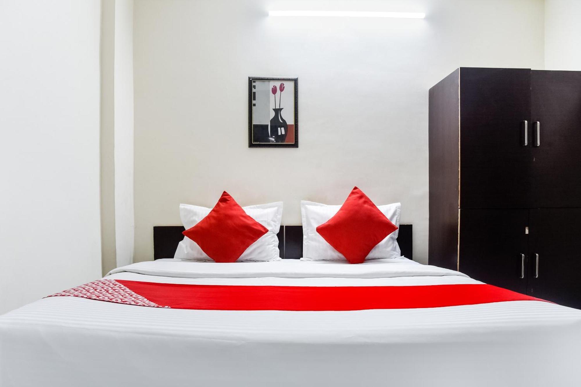 Hotel O Radhika Palace Bhopal Buitenkant foto