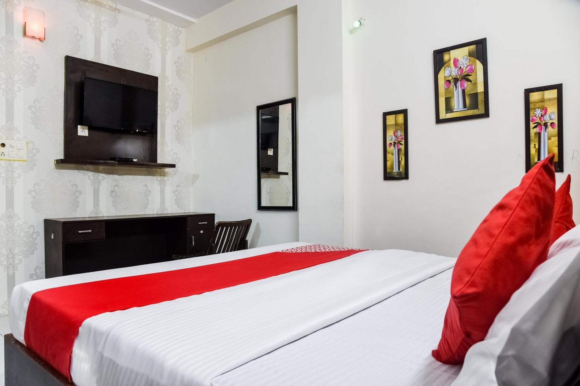 Hotel O Radhika Palace Bhopal Buitenkant foto