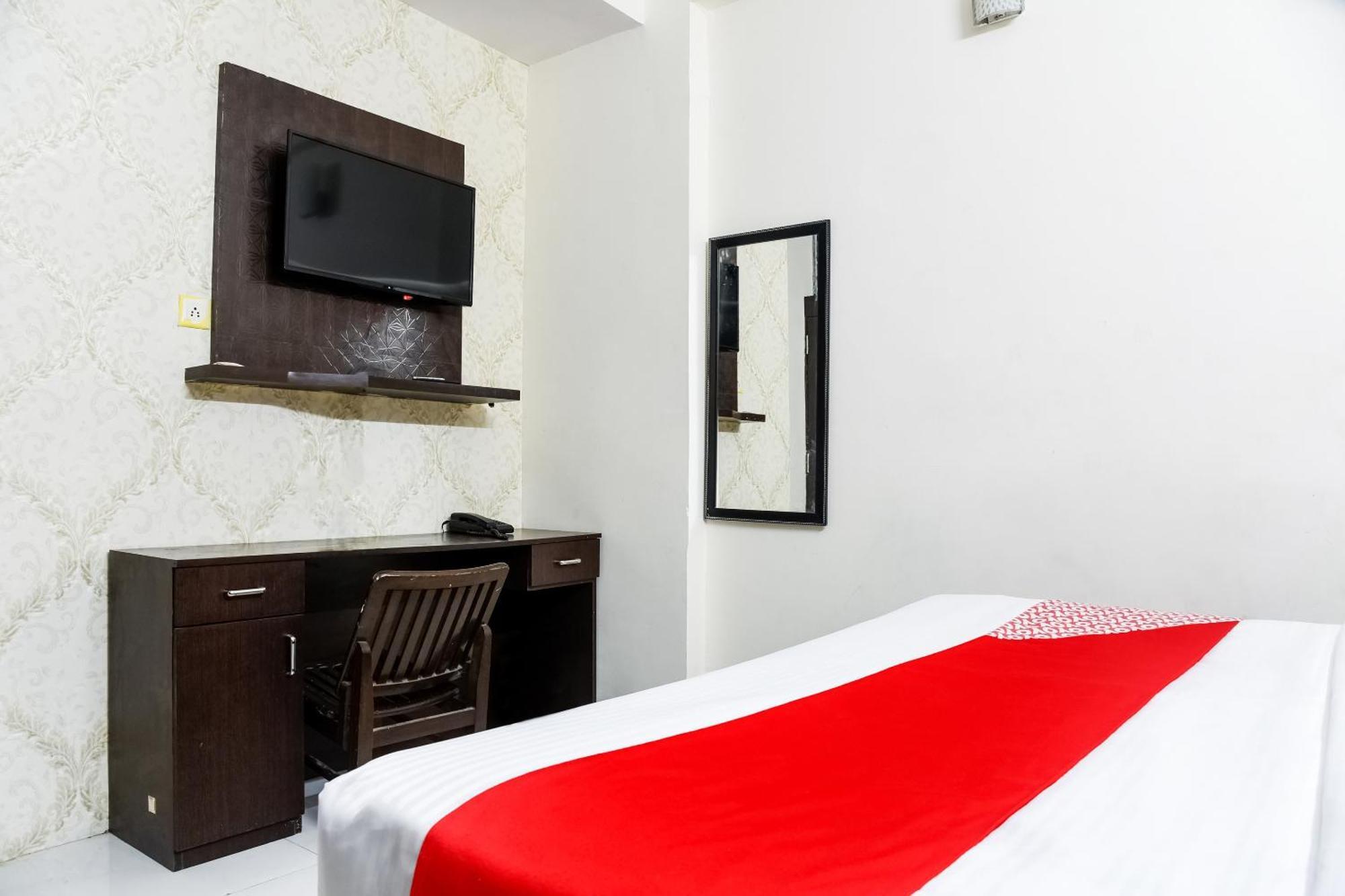 Hotel O Radhika Palace Bhopal Buitenkant foto