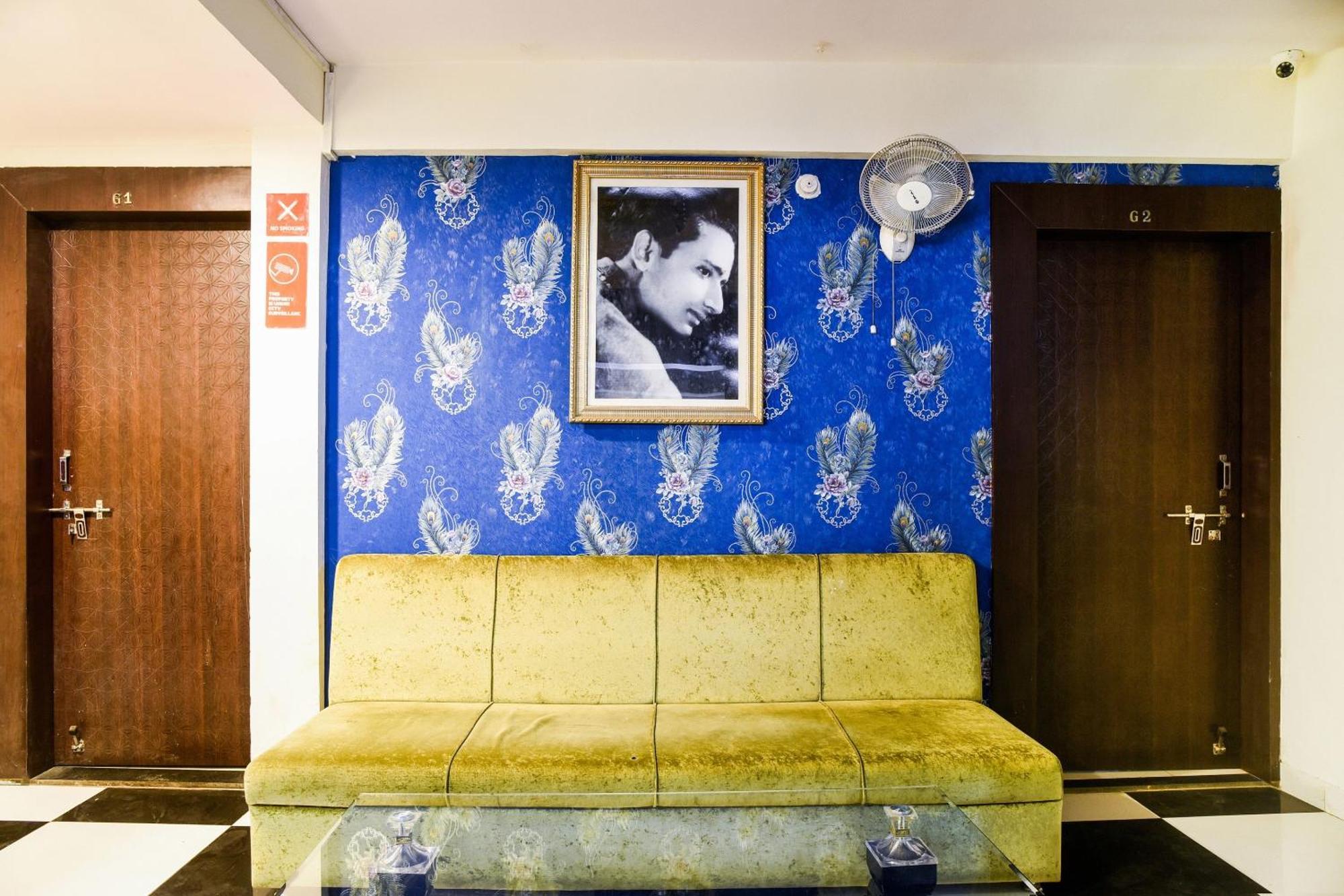Hotel O Radhika Palace Bhopal Buitenkant foto