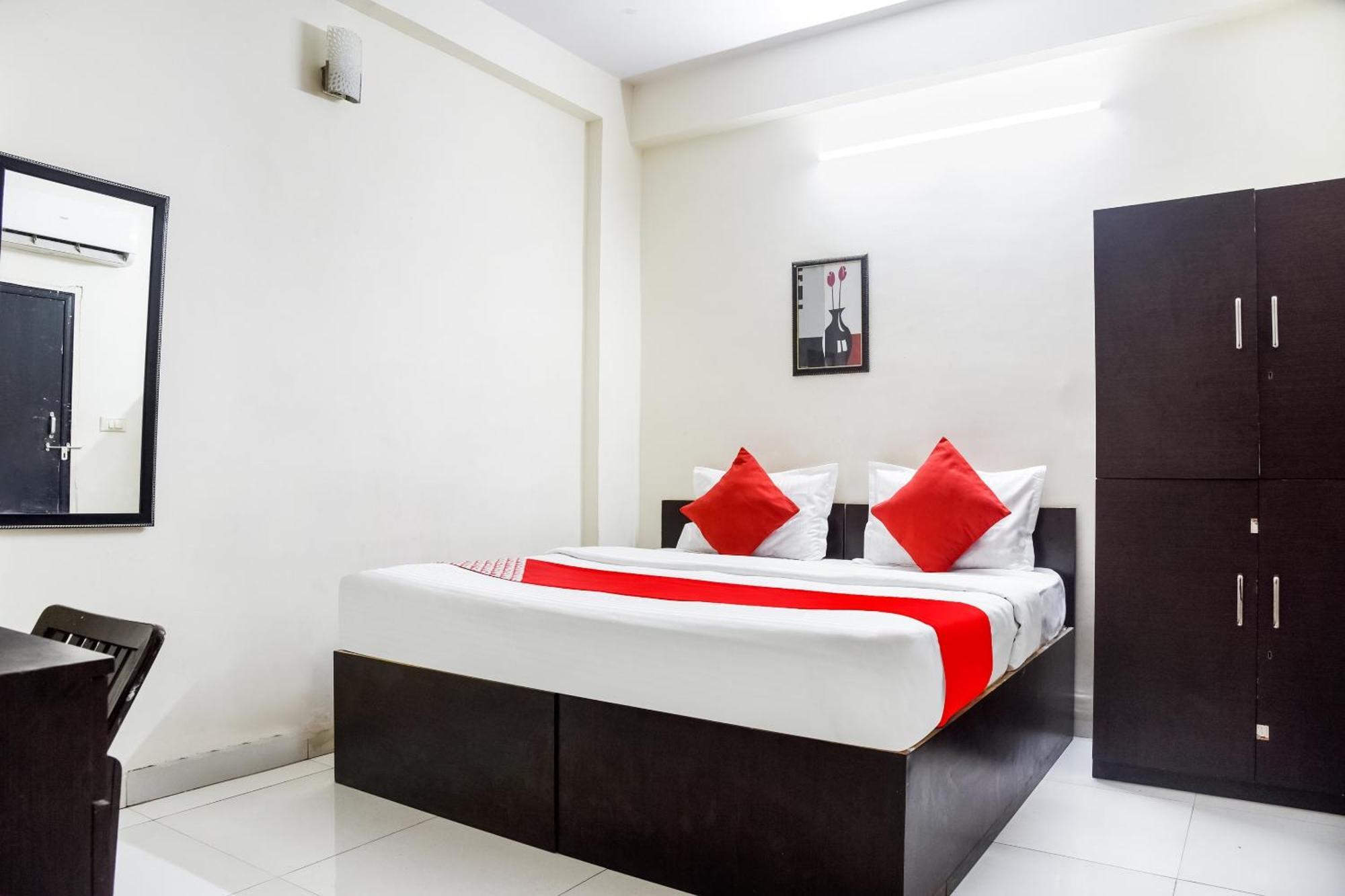 Hotel O Radhika Palace Bhopal Buitenkant foto